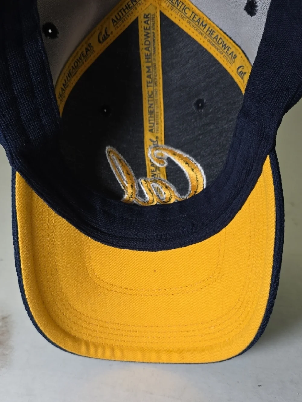 Nike Dri-Fit Cal Hat Adjustable Navy Yellow California Authentic‎ Team Wear Cap
